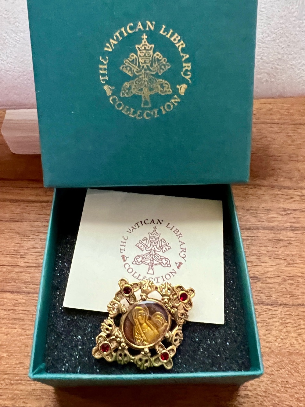 Rare Vatican Library Collection Gold-Tone Mary and Baby Jesus Pin. Catholic.